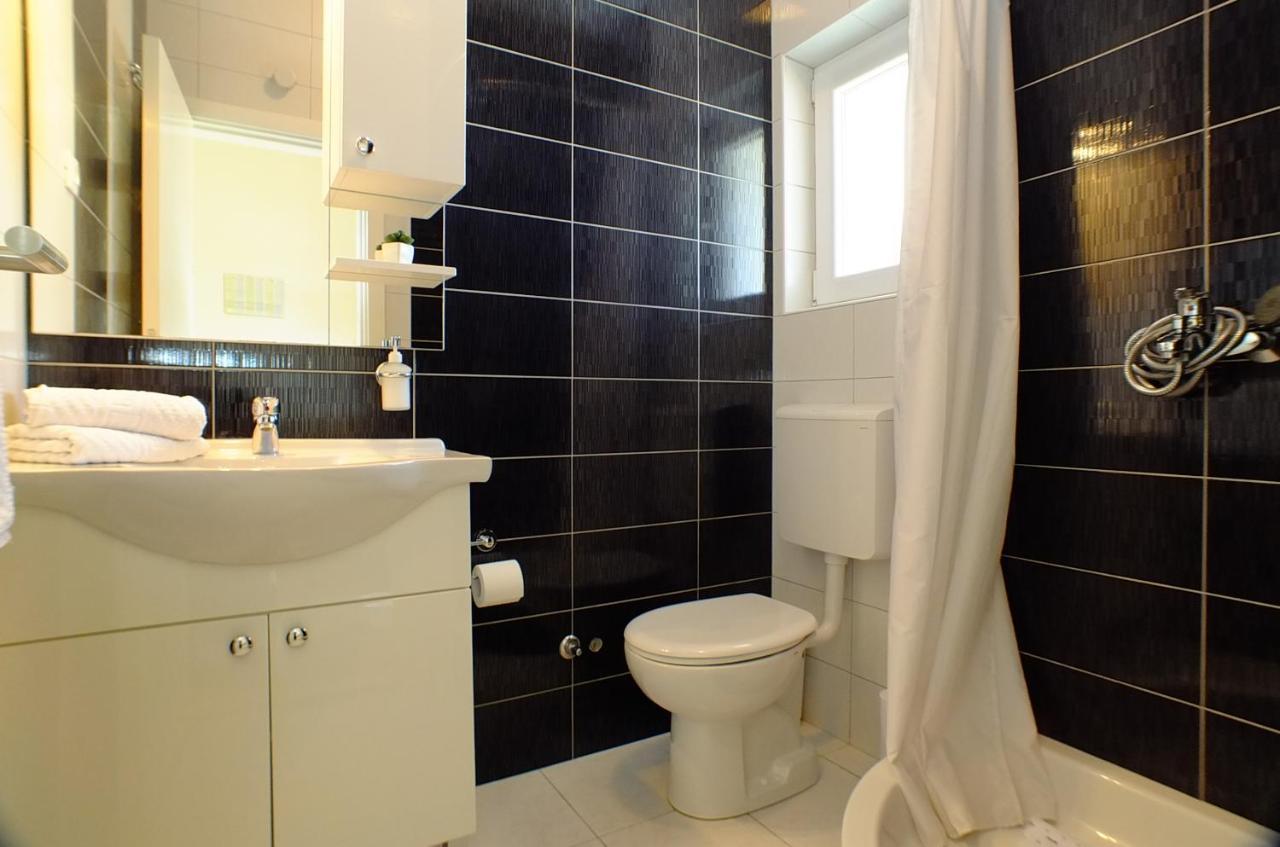 Grey House Apartment Makarska Exterior photo